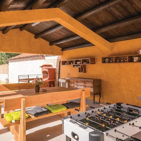 3 Bedroom Gorgeous In Barban