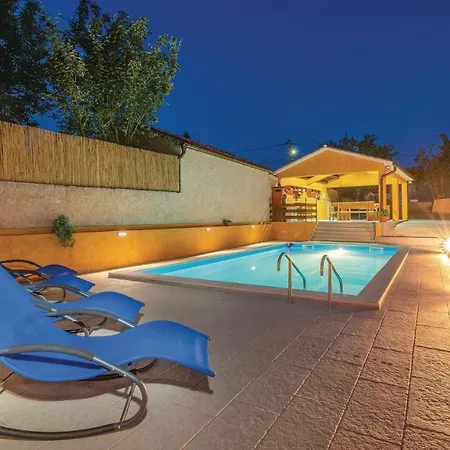 3 Bedroom Gorgeous In *