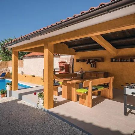 3 Bedroom Gorgeous In Holiday home *