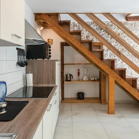 3 Bedroom Gorgeous In Holiday home Barban