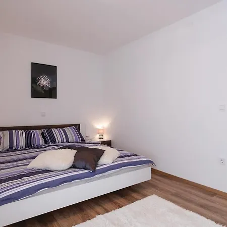 3 Bedroom Gorgeous In Holiday home Barban