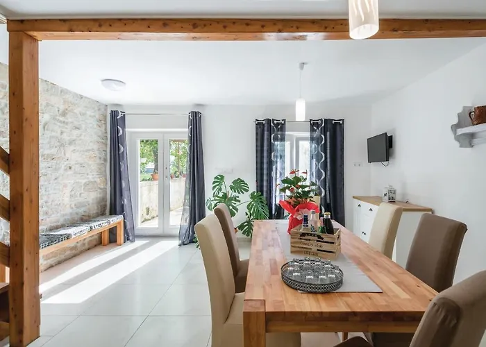 Ferienhaus Cozy In With Wifi Barban